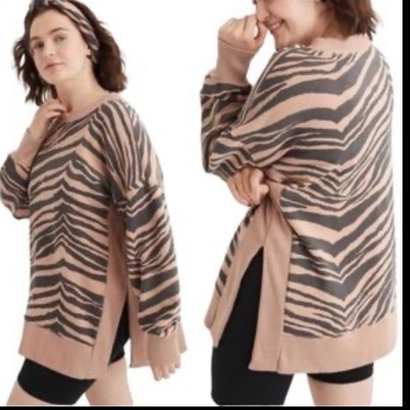 Aerie oversized split side tiger print sweater size S - Picture 2 of 11
